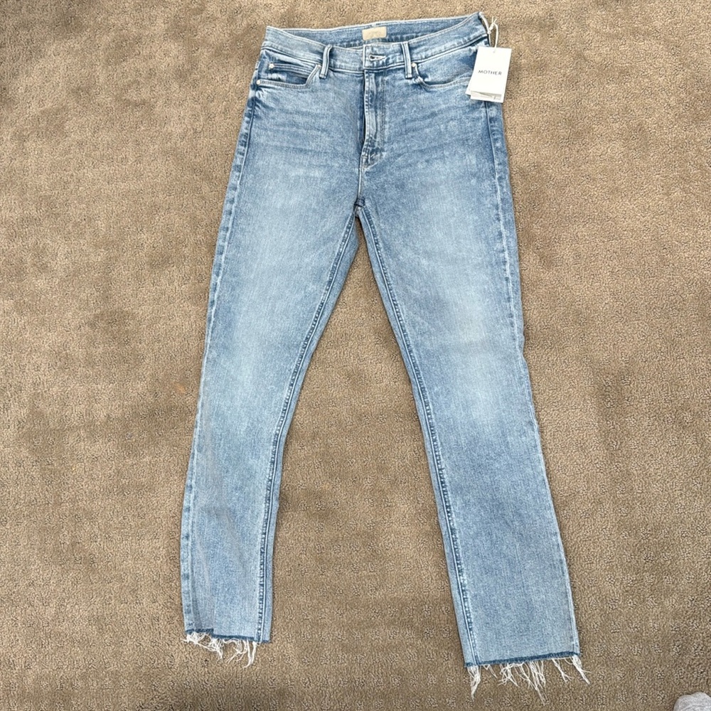 NWT! MOTHER THE MID RISE DAZZLER ANKLE FRAY Jeans in Reading By The Pool  29
